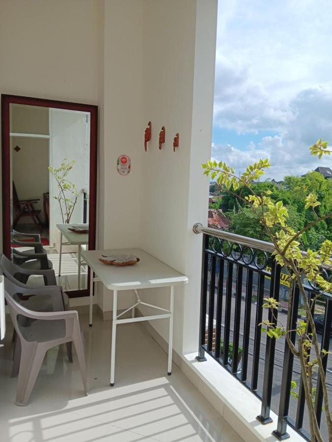 The Cabin Hotel Ambasador Yogyakarta Esterno foto